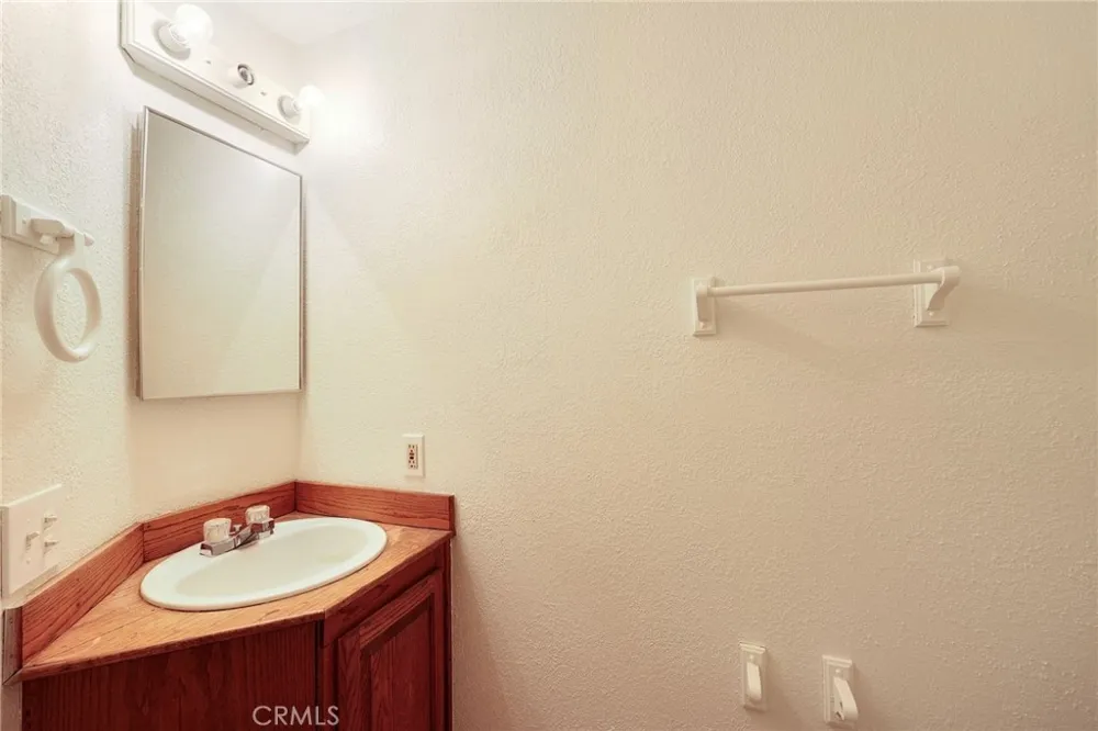 2475 Woodfield Brea, CA 92821