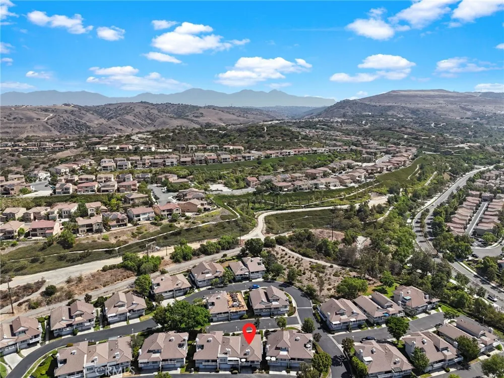 2475 Woodfield Brea, CA 92821