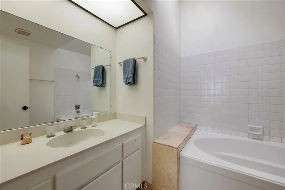 2475 Woodfield Brea, CA 92821