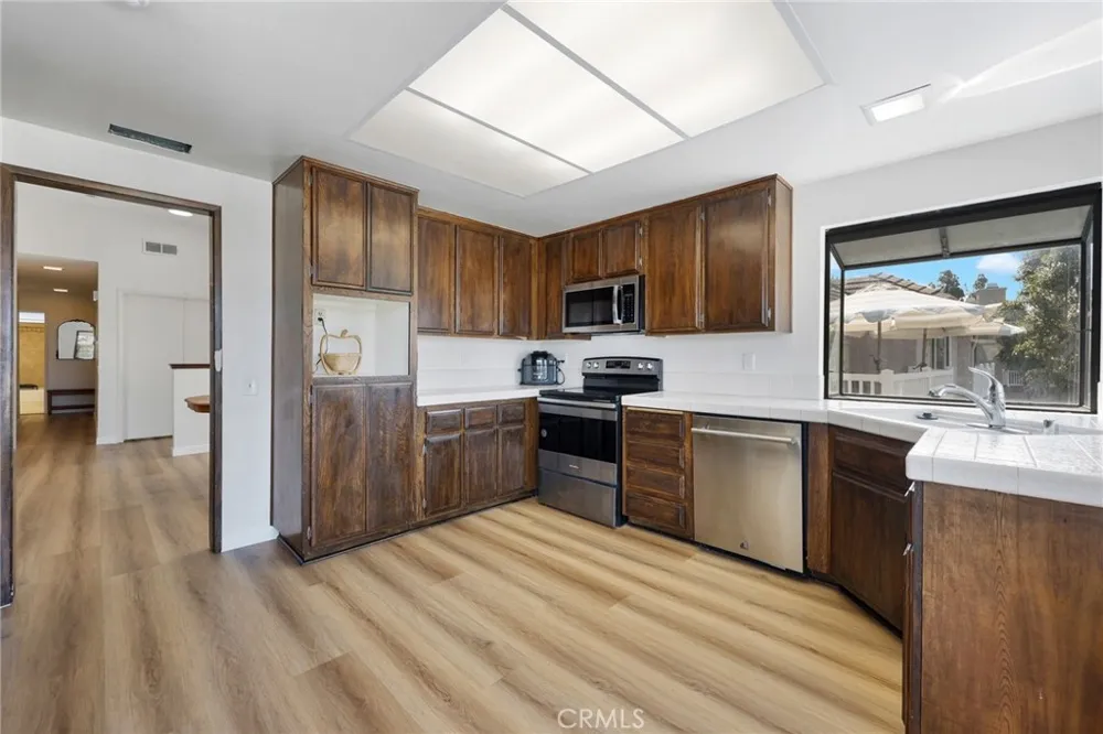 2475 Woodfield Brea, CA 92821