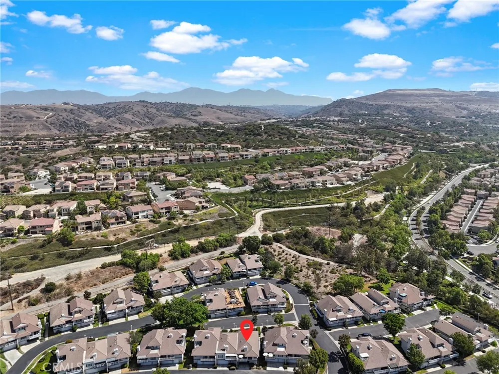 2475 Woodfield Brea, CA 92821