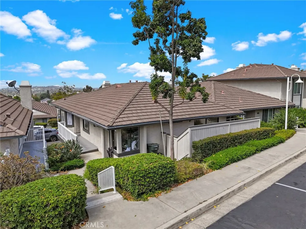 2475 Woodfield Brea, CA 92821