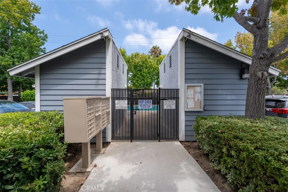 939 W 19th Costa Mesa, CA 92627