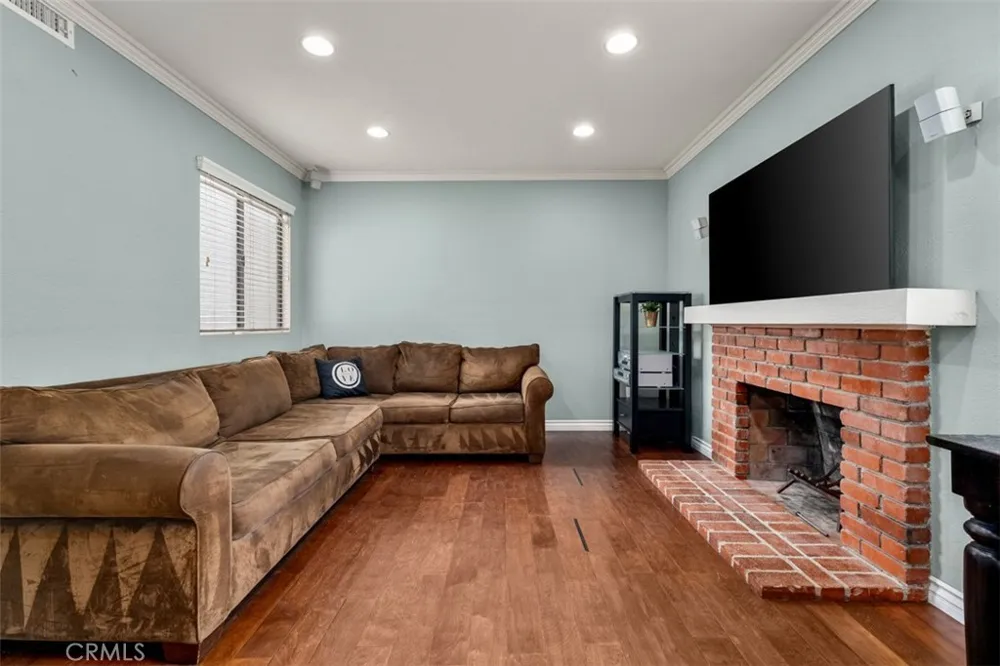 939 W 19th Costa Mesa, CA 92627
