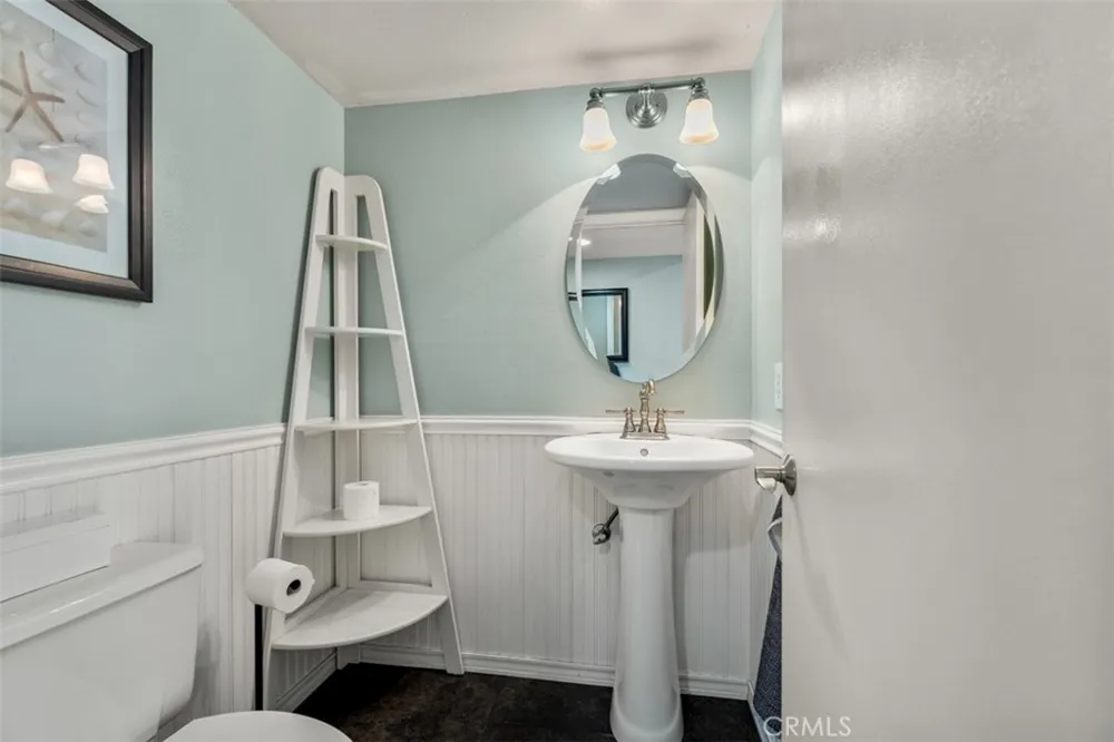 939 W 19th Costa Mesa, CA 92627
