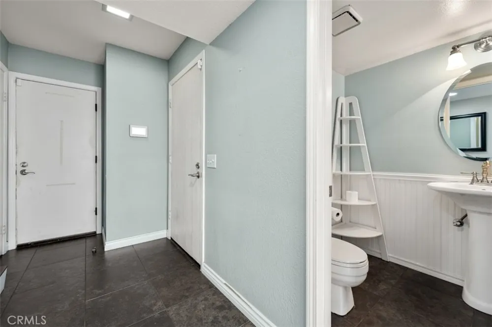 939 W 19th Costa Mesa, CA 92627