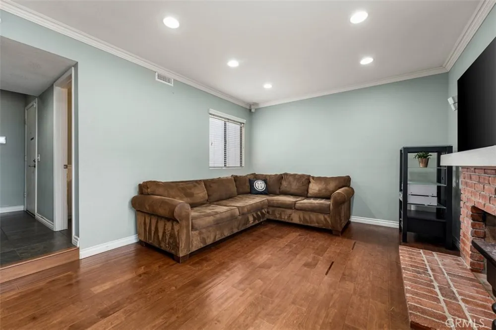 939 W 19th Costa Mesa, CA 92627