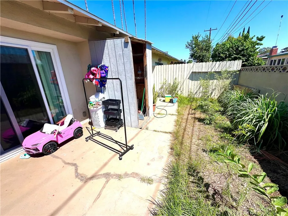 15712 Pasadena #8 Tustin, CA 92780