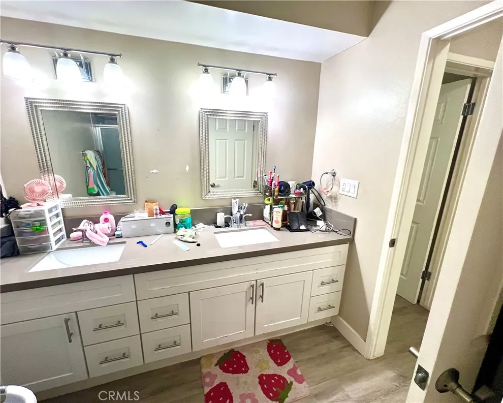15712 Pasadena #8 Tustin, CA 92780