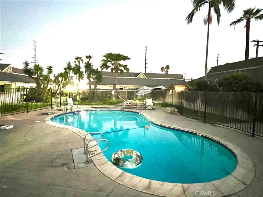 15712 Pasadena #8 Tustin, CA 92780