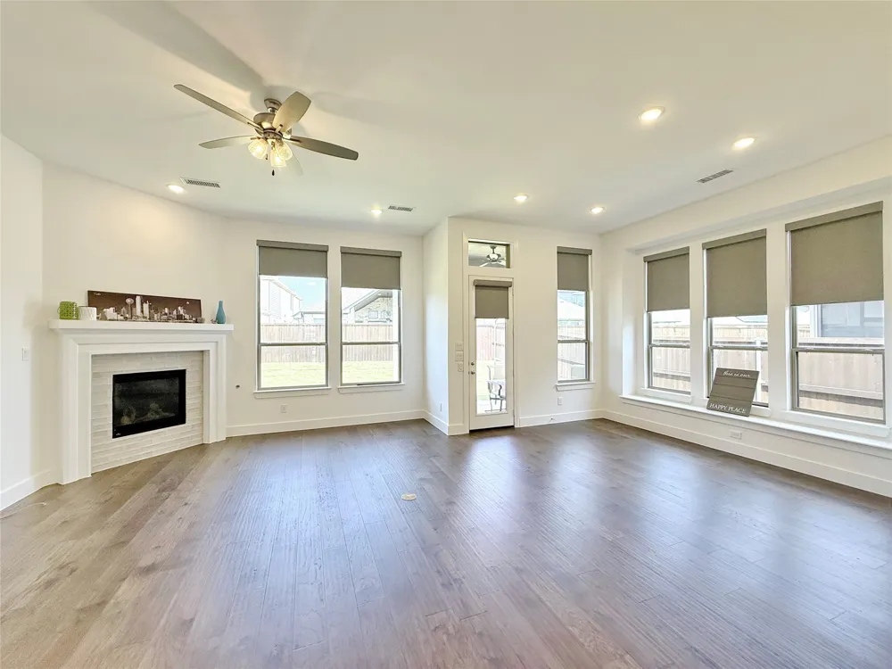 4513 Expedition Drive Oak Point, TX 75068