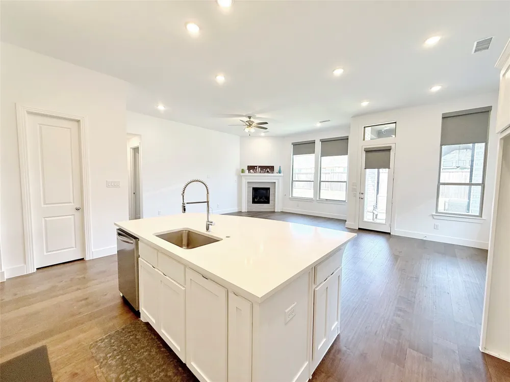 4513 Expedition Drive Oak Point, TX 75068