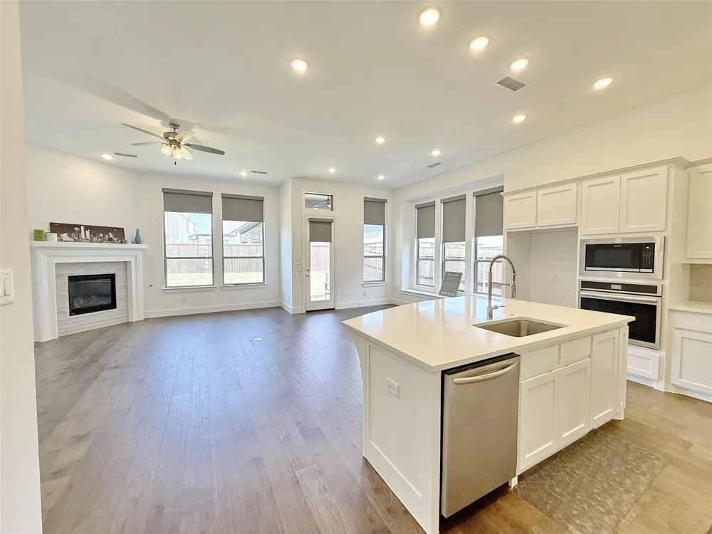 4513 Expedition Drive Oak Point, TX 75068