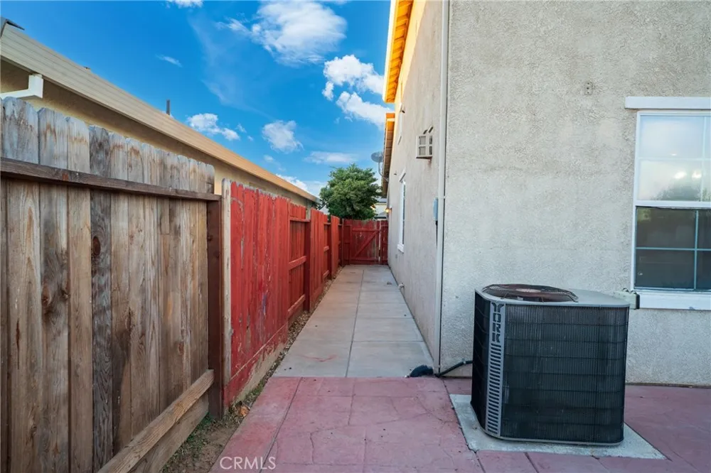 1466 La Sierra St Merced, CA 95348