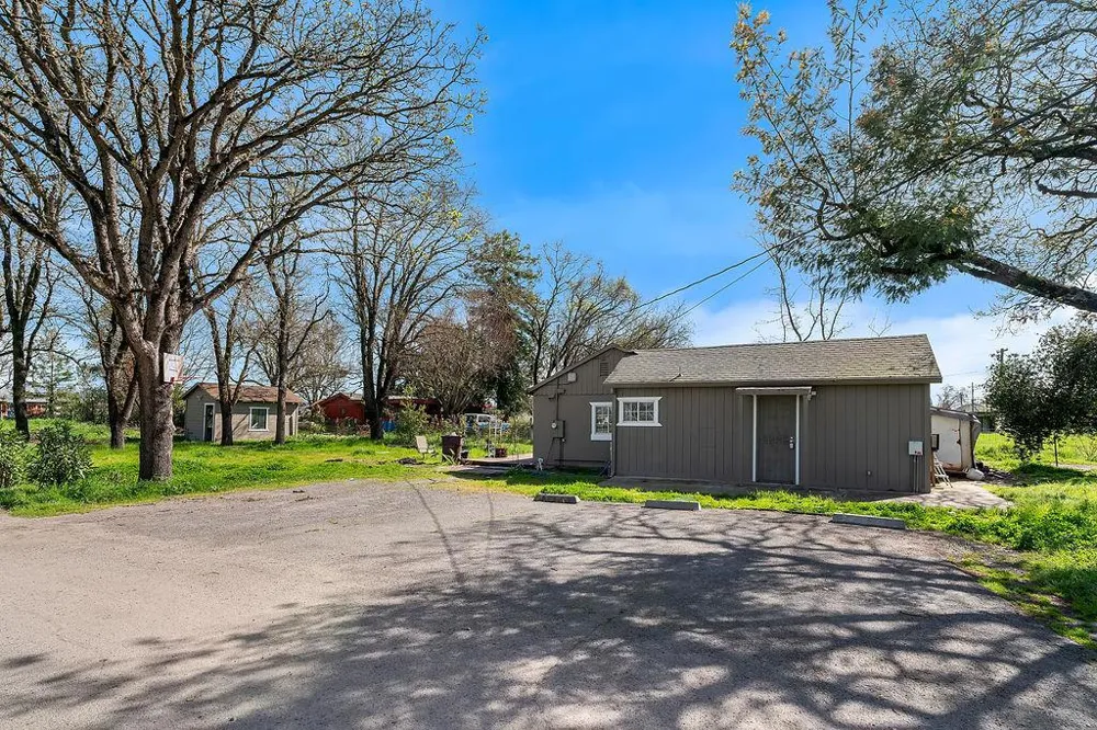 672 Irwin Lane Santa Rosa, CA 95401