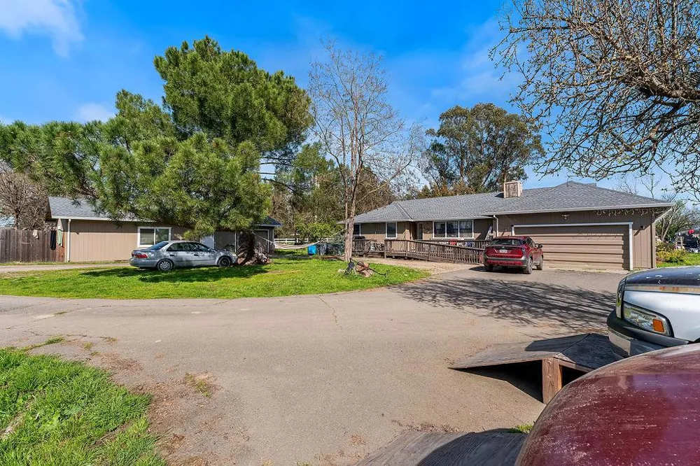 672 Irwin Lane Santa Rosa, CA 95401