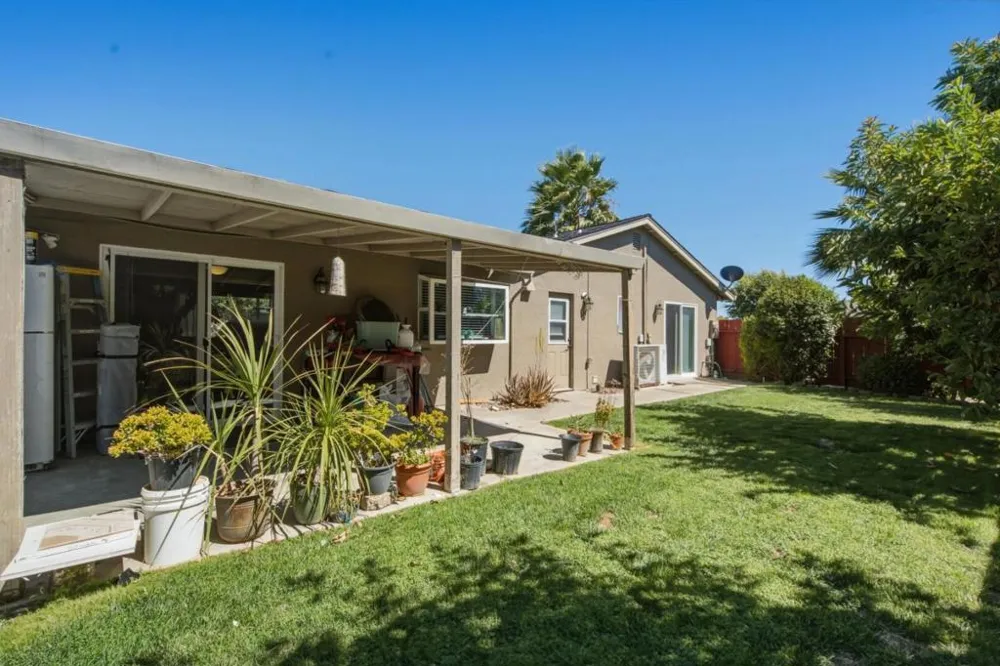 610 Memorial Drive Hollister, CA 95023