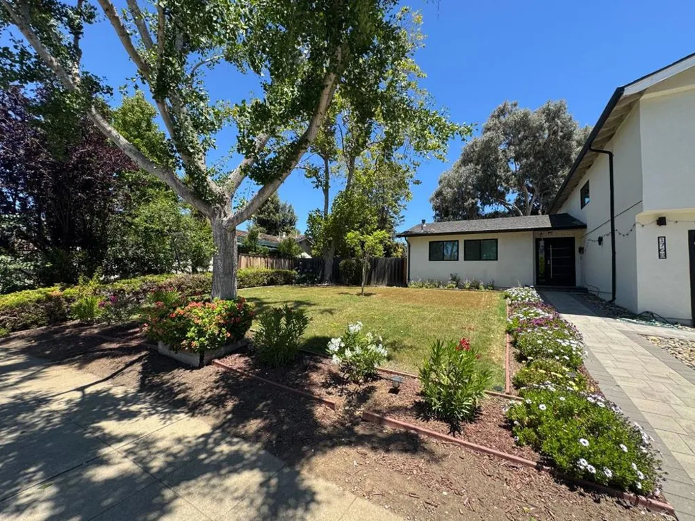 1768 Laurentian Way Sunnyvale, CA 94087
