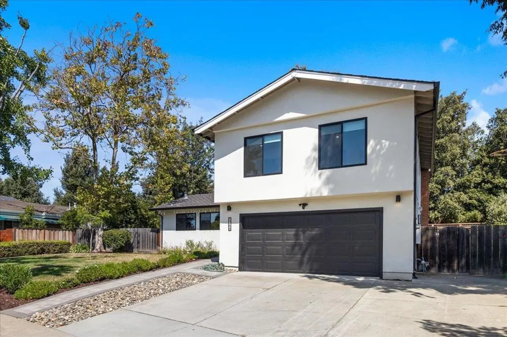 1768 Laurentian Way Sunnyvale, CA 94087
