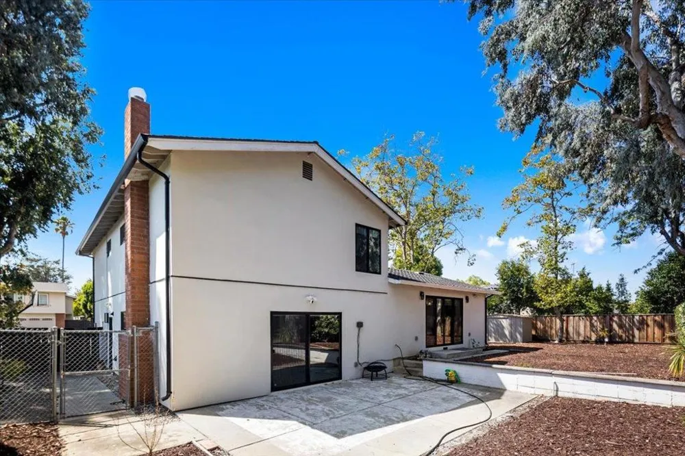 1768 Laurentian Way Sunnyvale, CA 94087