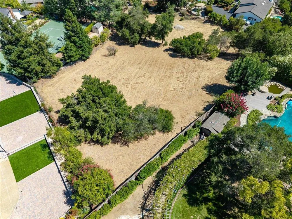 14171 Chester Avenue Saratoga, CA 95070