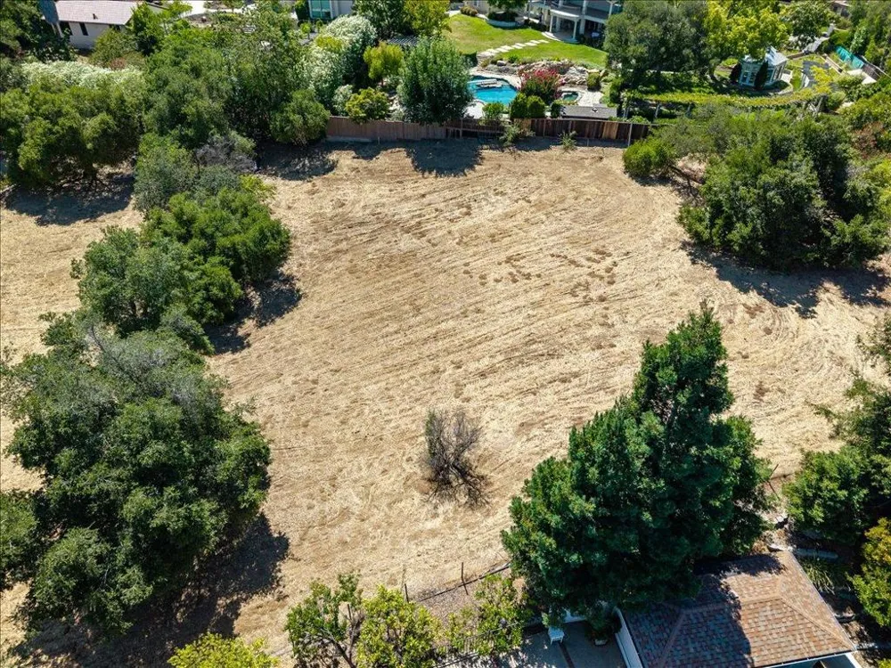 14171 Chester Avenue Saratoga, CA 95070