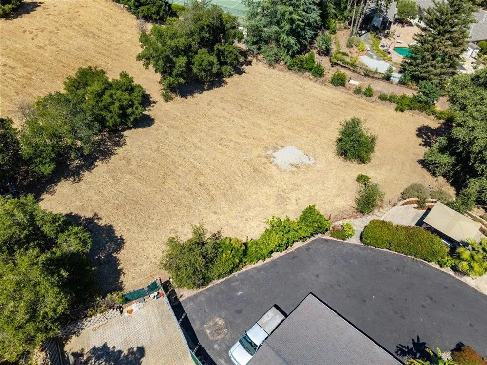 14171 Chester Avenue Saratoga, CA 95070
