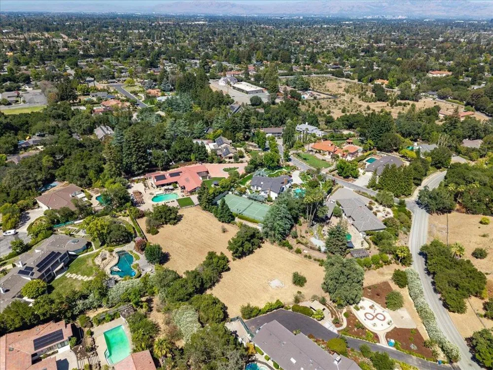 14171 Chester Avenue Saratoga, CA 95070