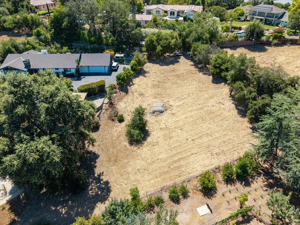 14171 Chester Avenue Saratoga, CA 95070