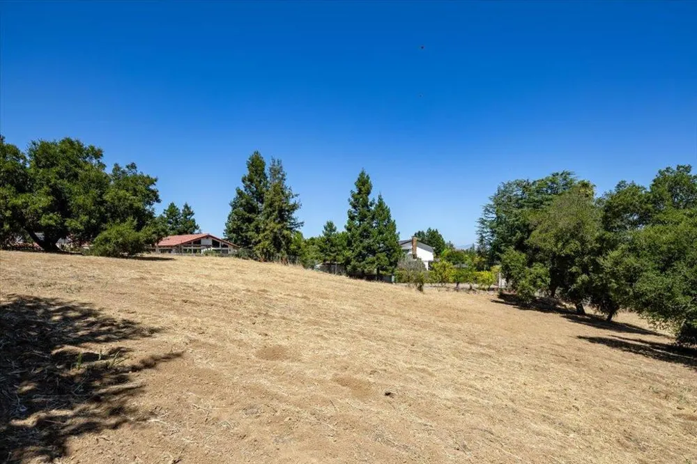 14171 Chester Avenue Saratoga, CA 95070