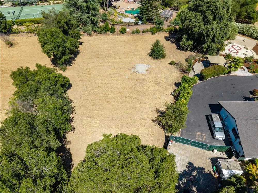 14171 Chester Avenue Saratoga, CA 95070