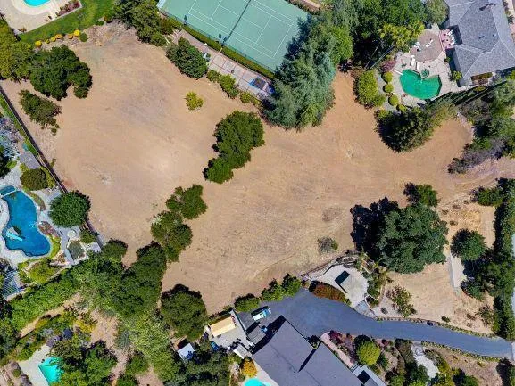 14171 Chester Avenue Saratoga, CA 95070