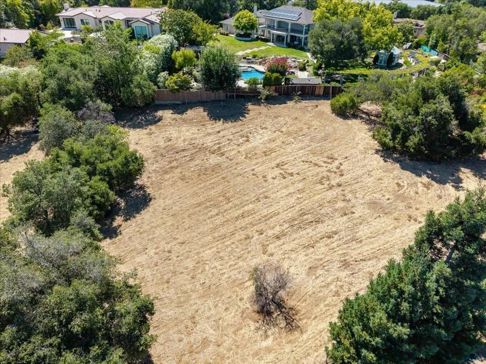14171 Chester Avenue Saratoga, CA 95070