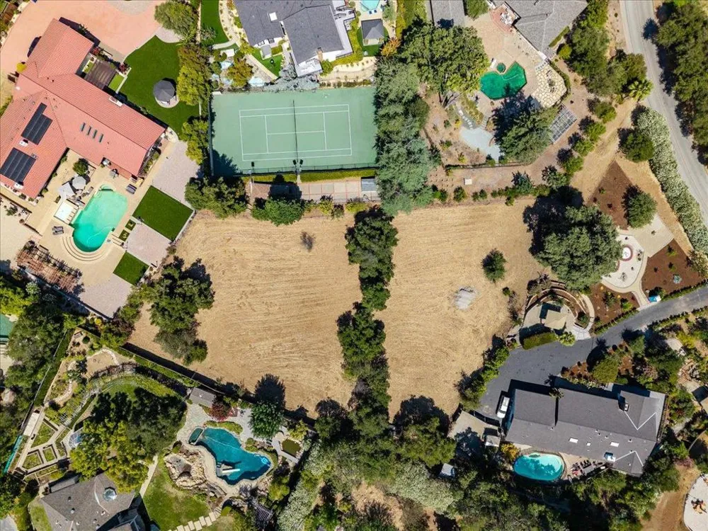 14171 Chester Avenue Saratoga, CA 95070
