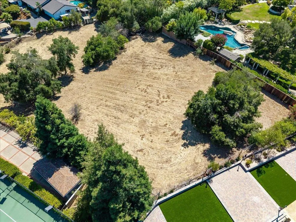 14171 Chester Avenue Saratoga, CA 95070
