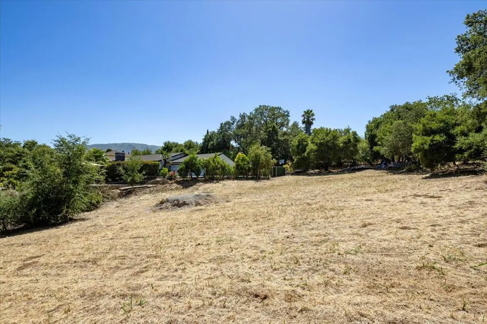 14171 Chester Avenue Saratoga, CA 95070