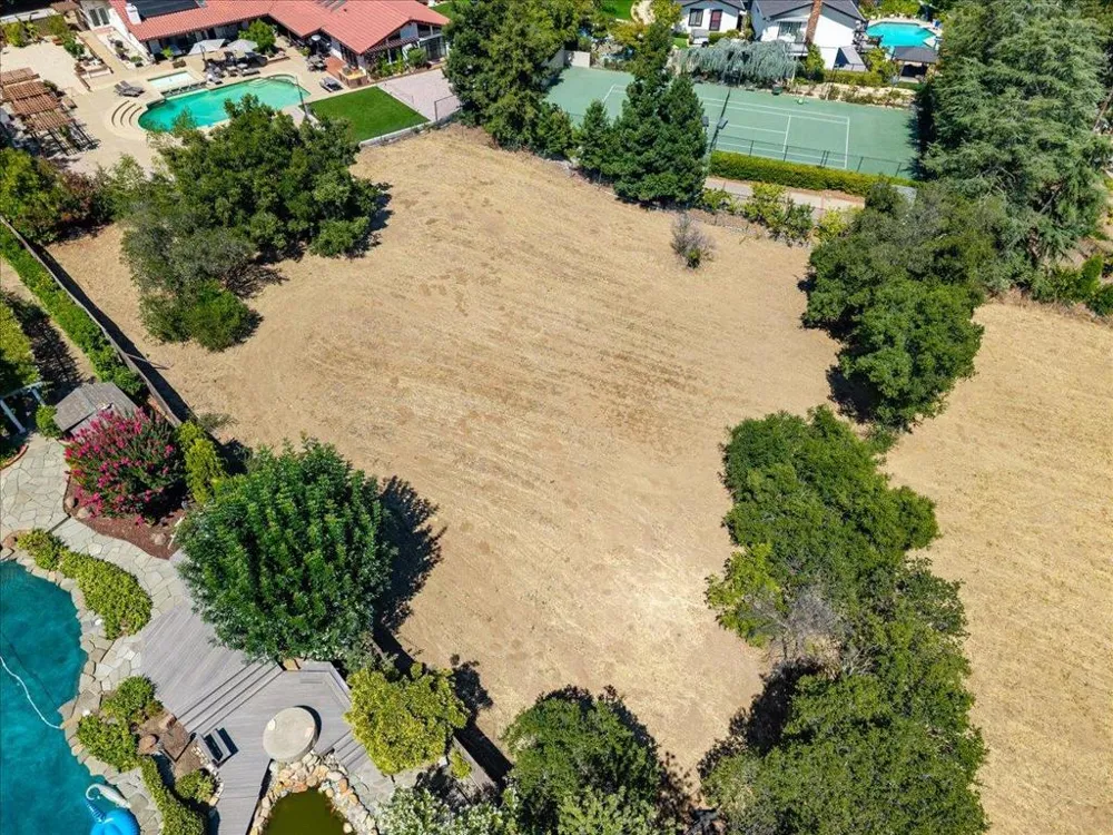14171 Chester Avenue Saratoga, CA 95070