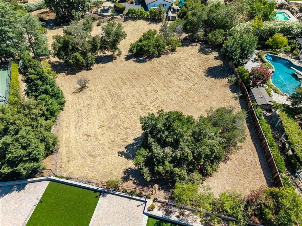 14171 Chester Avenue Saratoga, CA 95070