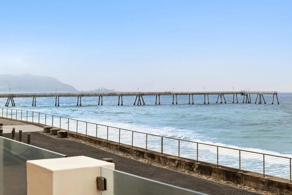 1669 Beach Boulevard Pacifica, CA 94044