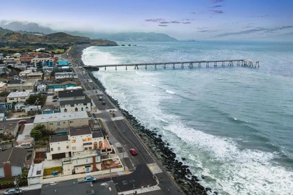 1669 Beach Boulevard Pacifica, CA 94044