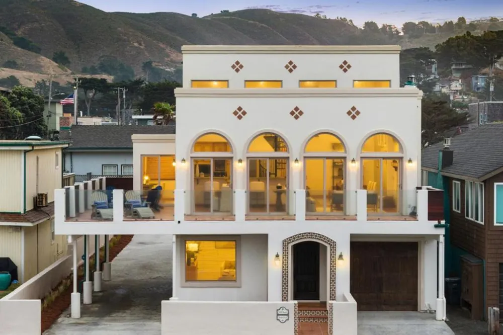1669 Beach Boulevard Pacifica, CA 94044