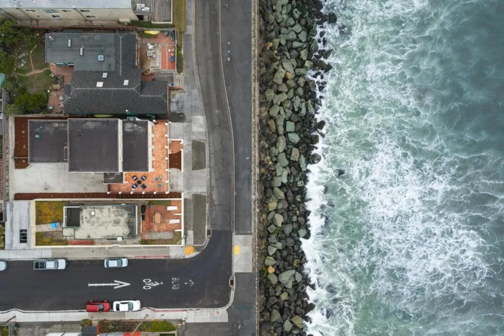 1669 Beach Boulevard Pacifica, CA 94044