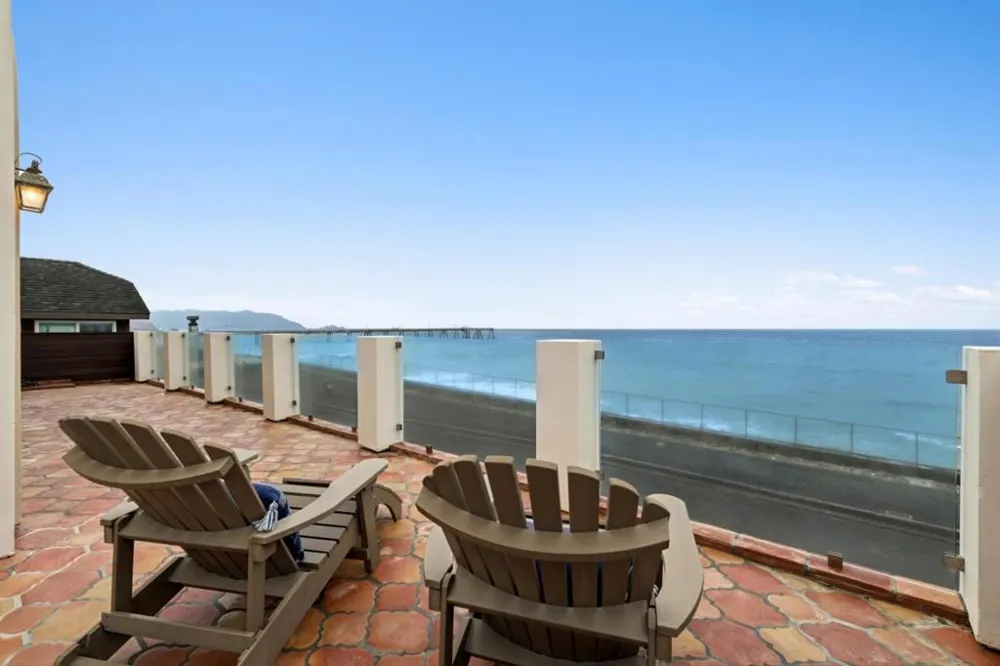 1669 Beach Boulevard Pacifica, CA 94044