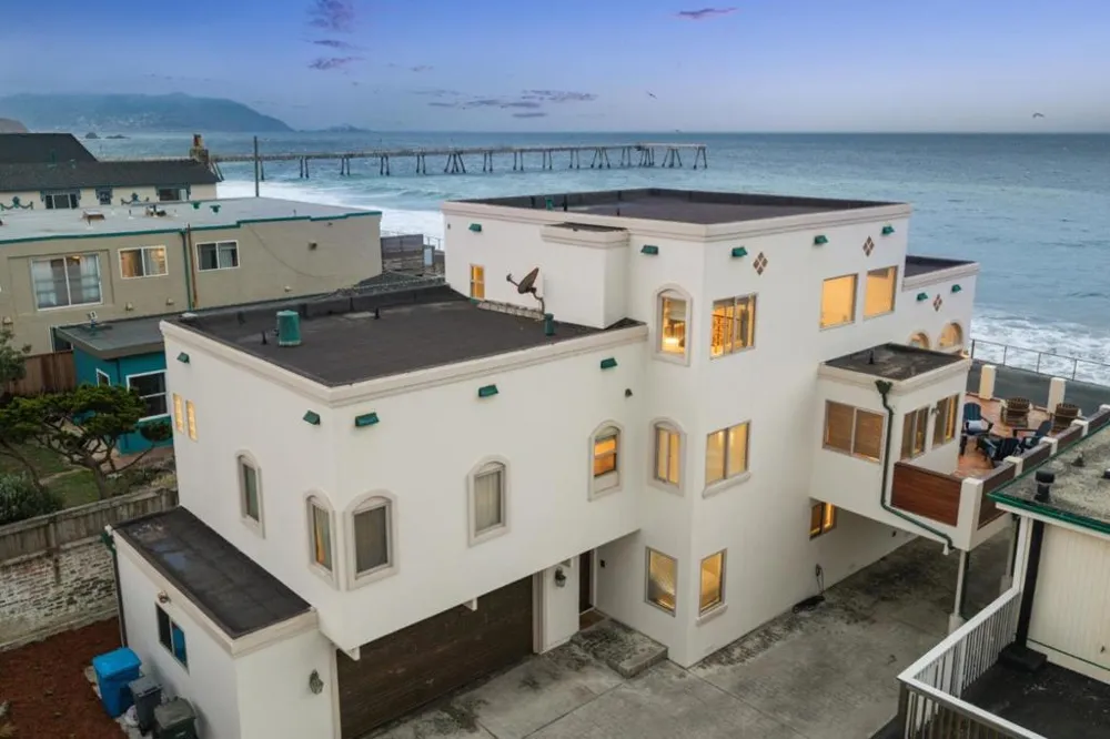 1669 Beach Boulevard Pacifica, CA 94044