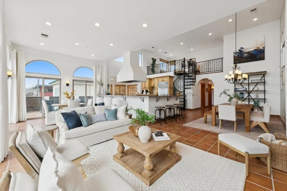 1669 Beach Boulevard Pacifica, CA 94044