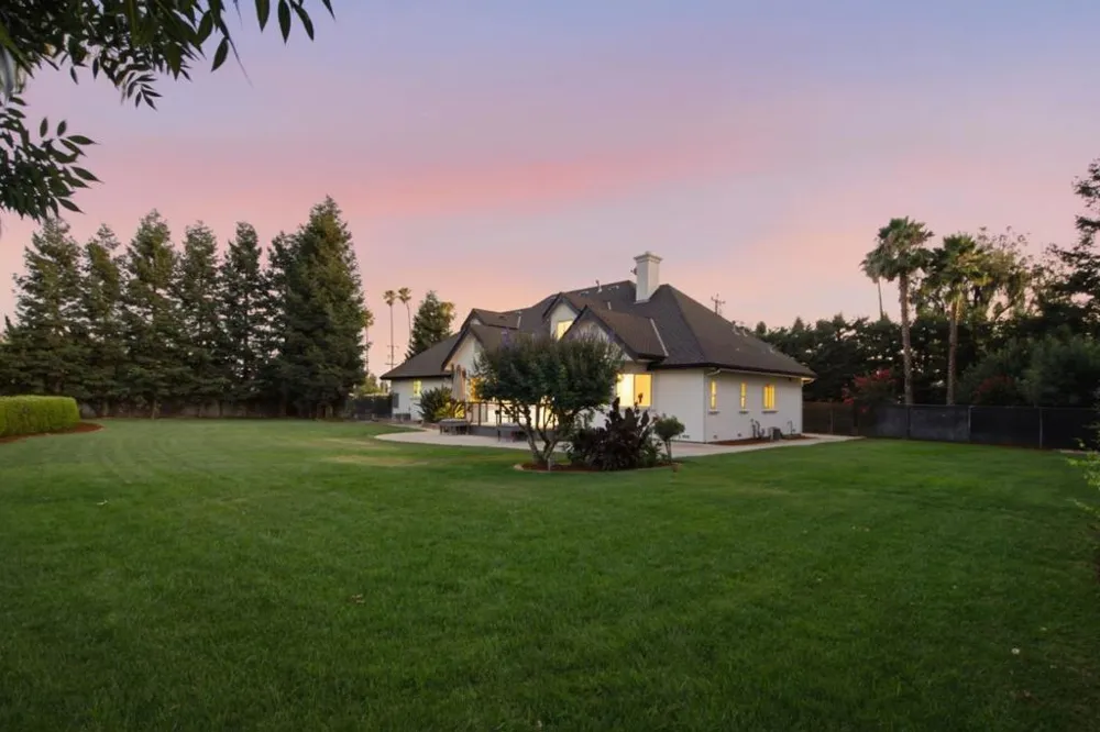12350 Foothill Avenue San Martin, CA 95046