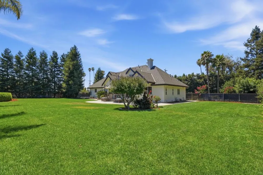 12350 Foothill Avenue San Martin, CA 95046