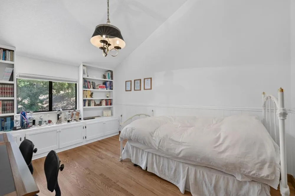 13204 Wright Way Los Altos Hills, CA 94022