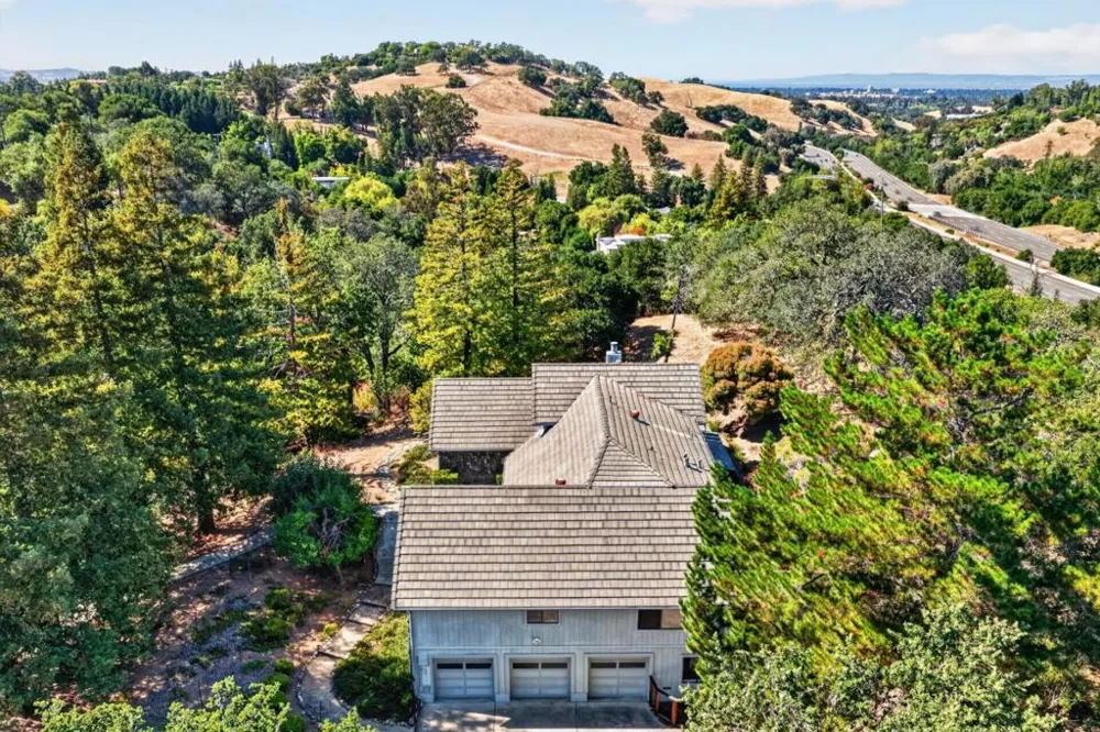 13204 Wright Way Los Altos Hills, CA 94022