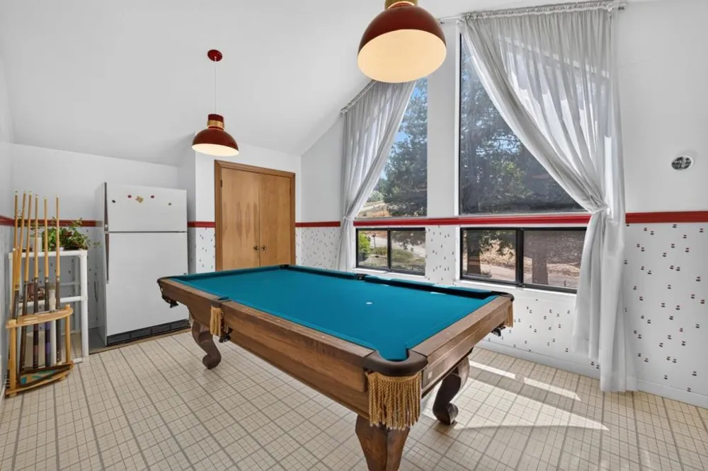 13204 Wright Way Los Altos Hills, CA 94022